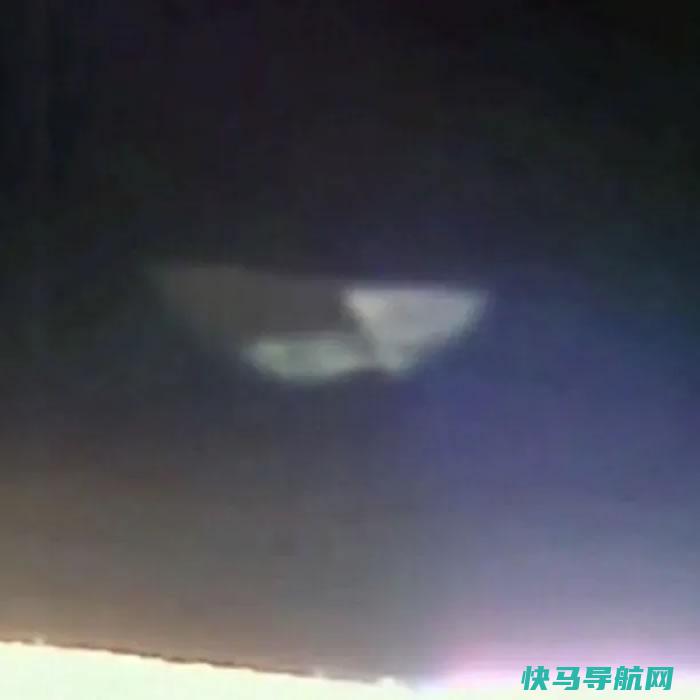 国际空间站外惊现平行前进的三角形不明飞行物UFO？