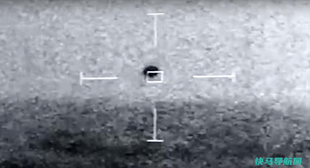 视频捕捉到在美国海军眼前坠入大海的神秘UFO不明飞行物