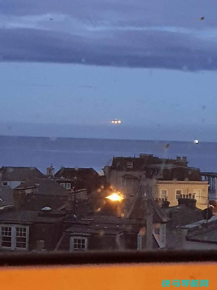 英国德文郡海边发现渺小UFO 盘旋10秒后迅速隐没