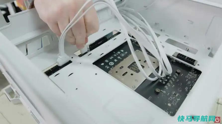 文章:《观看我们在Corsair的新2500X连接表壳中安装》_配图1