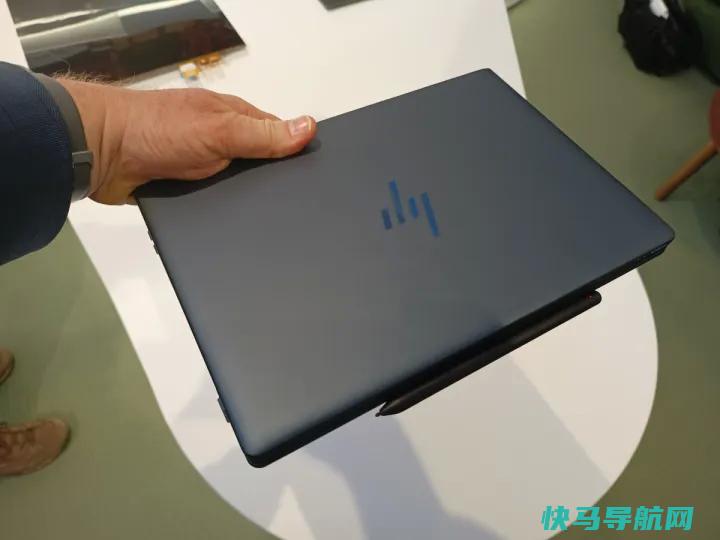 文章:《亲力亲为：惠普的Spectre可折叠PC重新定义了电脑》_配图1