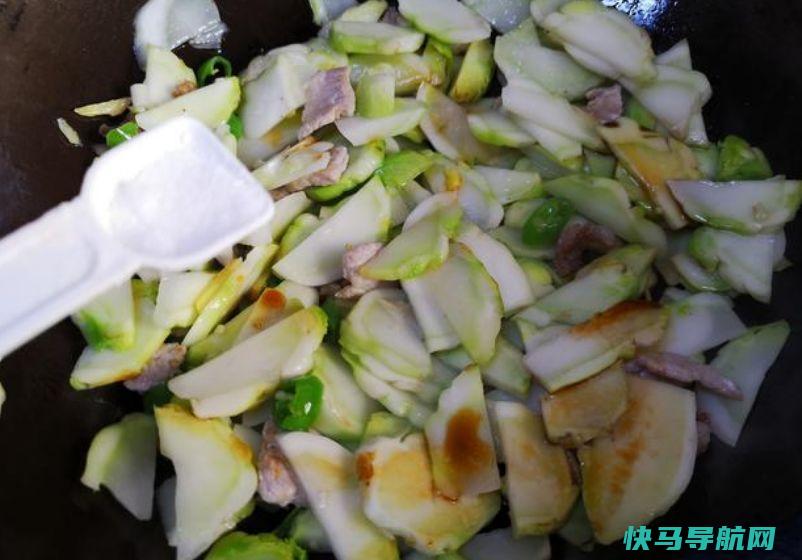 这菜，维C是西红柿3倍，钙质是牛奶6倍，，长