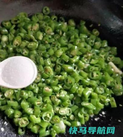 这道菜成本2块钱，可吃起来特别过瘾