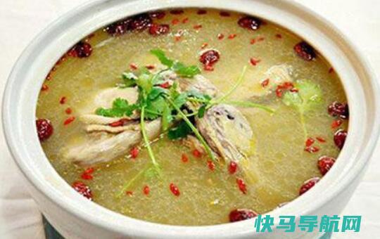 鸭子汤的功效与鸭子汤里炖什么好吃