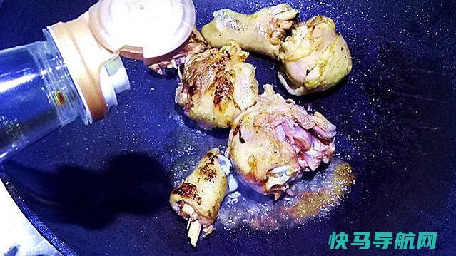 纯自制鸡公煲，荤素搭配，好吃又营养，美味让人欲罢不