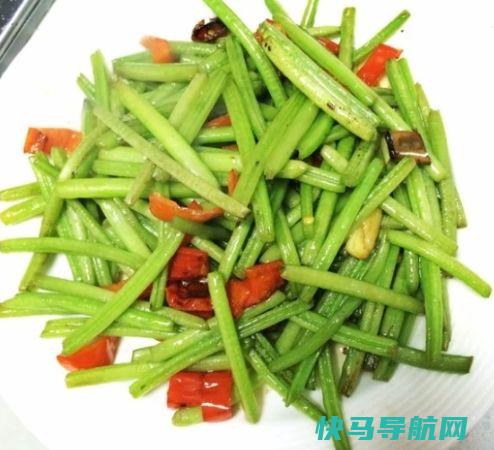 它是天然润便菜，每天吃一盘，拉出臭便，越吃越瘦，护眼