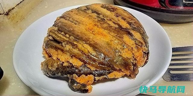 清蒸鱼，先淋热油还是豉油？很多人弄错顺序，难怪鱼肉