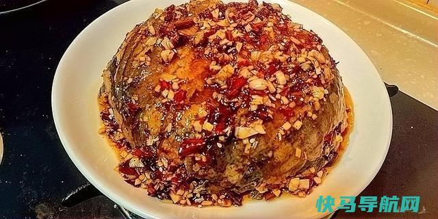 清蒸鱼，先淋热油还是豉油？很多人弄错顺序，难怪鱼肉