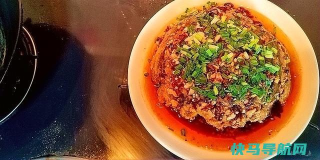 清蒸鱼，先淋热油还是豉油？很多人弄错顺序，难怪鱼肉