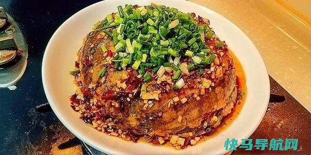 清蒸鱼，先淋热油还是豉油？很多人弄错顺序，难怪鱼肉
