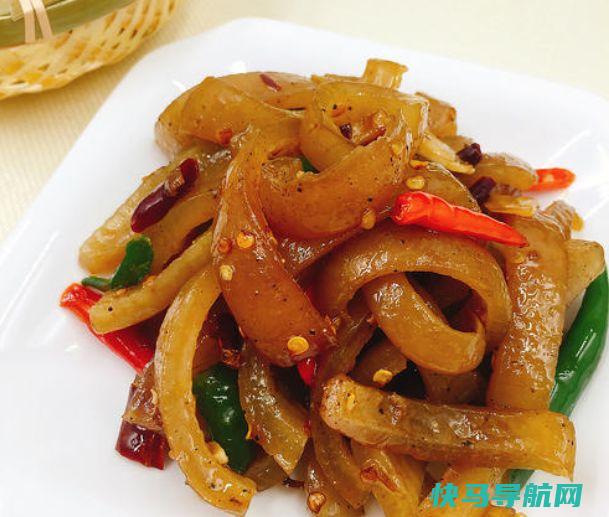 它含丰富的胶原蛋白，隔天吃一盘，皮肤细腻，