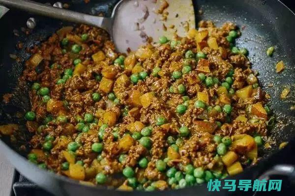 土豆牛肉，简单，盘子都舔干净了