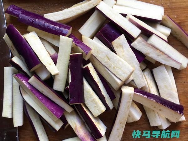 12月这菜必须要吃预防贫血，清热利湿，2元1盘，好
