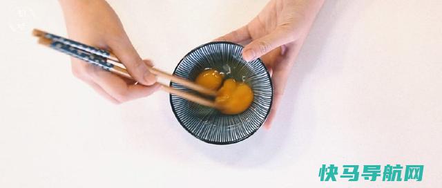 烘烤代替油炸，薯片代替面包糠的网红薯片炸鸡披萨
