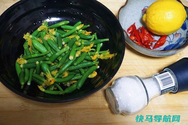可以吃的花，做法简单，一焯一拌，5分钟就上桌，美容养