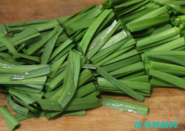 炒韭菜加一物，隔天吃一盘，又补铁，除去老雀斑，肌