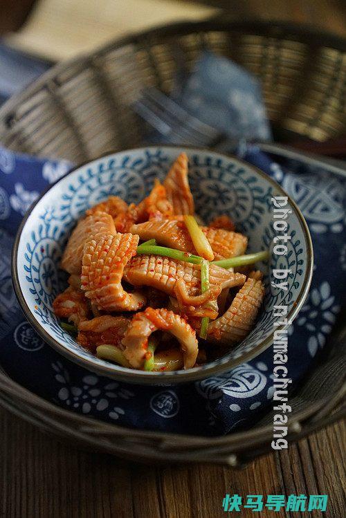 教你家常菜泡菜拌鱿鱼做法，泡菜酸甜爽口，鱿鱼鲜嫩，完美搭配！