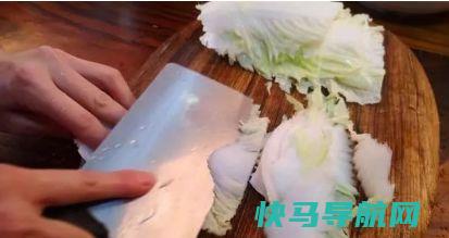做白菜炖豆腐时，先炒豆腐还是白菜？都不对这样做更