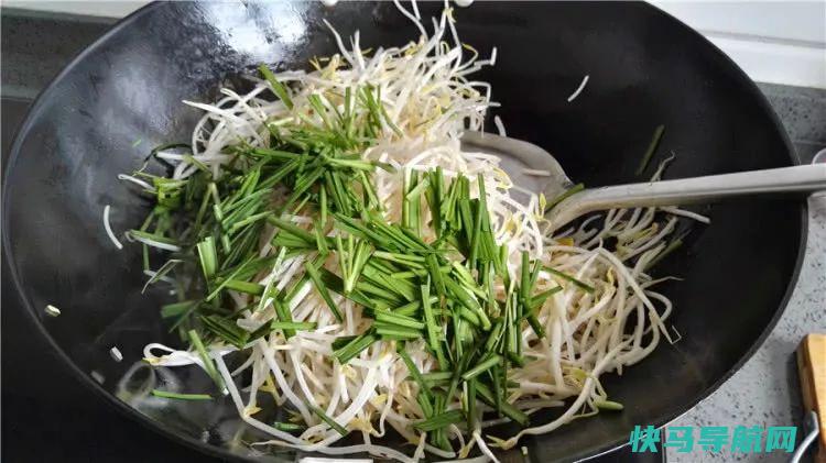 女人肚子鼓，多吃这菜，解油腻防便秘，肠道干净了