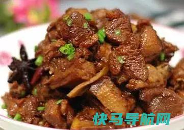 真香做菜就拿洋葱和大葱来煸出味道