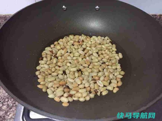 酒店的酒鬼花生又香又脆，自家却做不出，原来是