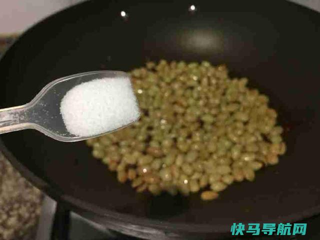 酒店的酒鬼花生又香又脆，自家却做不出，原来是
