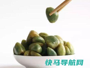腌制腊八蒜时，别只会加醋，多，腊八蒜又脆又绿