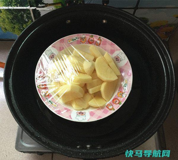 土豆别再切丝了，和这做成饼，巨好吃，我家天