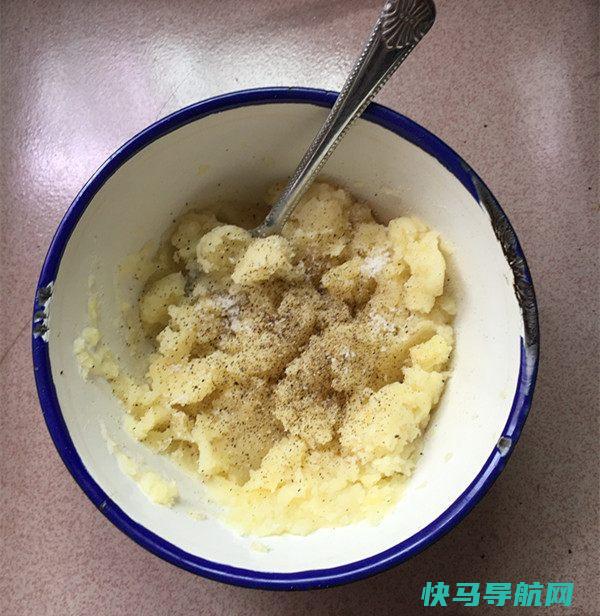土豆别再切丝了，和这做成饼，巨好吃，我家天