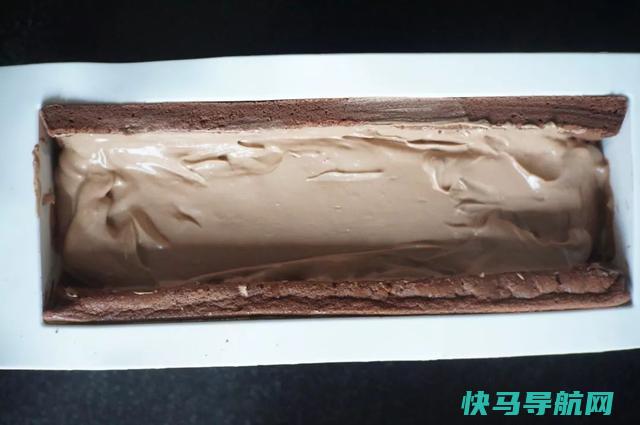 蛋糕卷新做法，一口吃出满满的两种口味