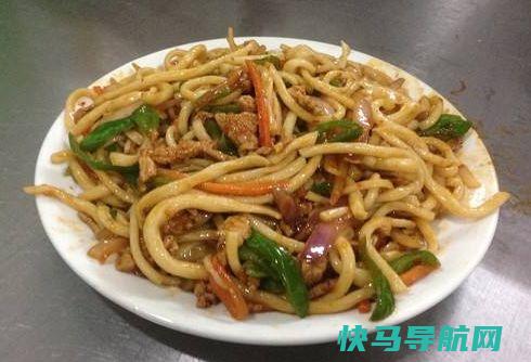 家常炒面时，面条煮熟过凉是错的这才是正确方法，面