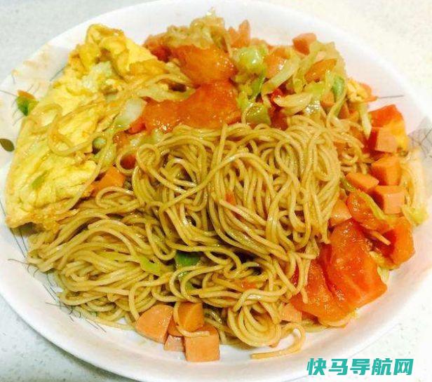 家常炒面时，面条煮熟过凉是错的这才是正确方法，面
