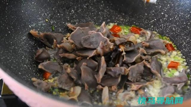 大热天，隔三差五就要吃这菜，开胃又下酒，每次做