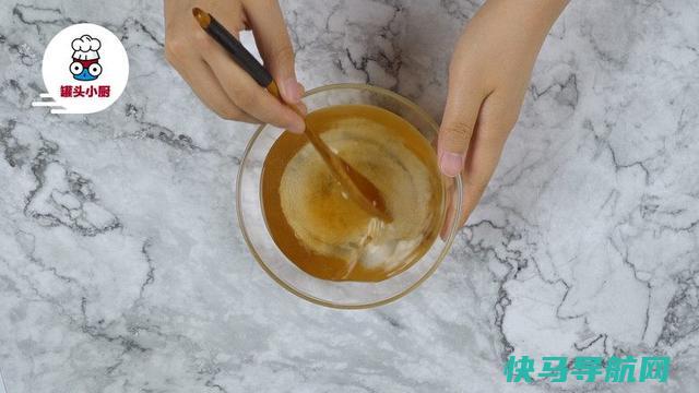 在家就能做仙草水果冰粥也能做好吃，家中