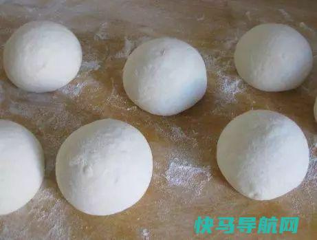 冬天发酵蒸馒头，不用酵母粉，用上1个小，快速发
