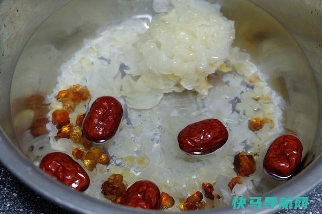 用它煲汤，滋阴润肺，常喝皮肤水嫩有弹性