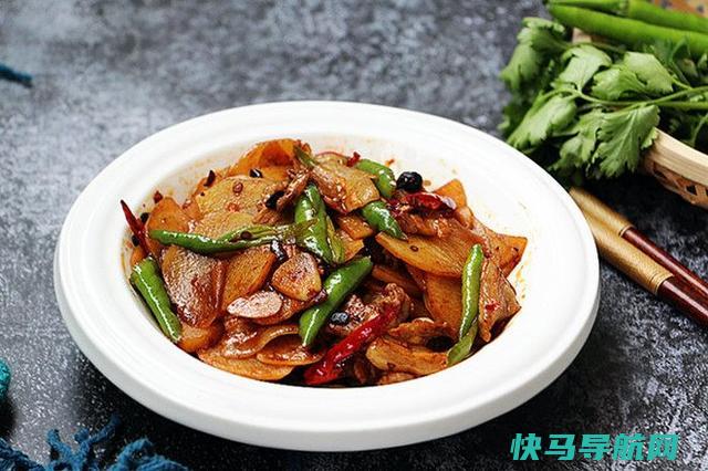 五花肉里加上这个竟然这么好吃，作为午餐不油腻，绝佳搭配