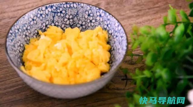 ，1把韭菜，教你自制营养早餐饼，清香滑嫩，上桌