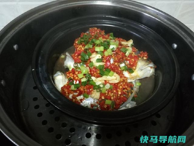 大厨教你剁椒鱼头做法，香辣入味，，宴客再也