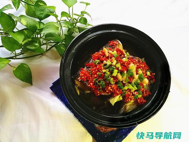 大厨教你剁椒鱼头做法，香辣入味，，宴客再也