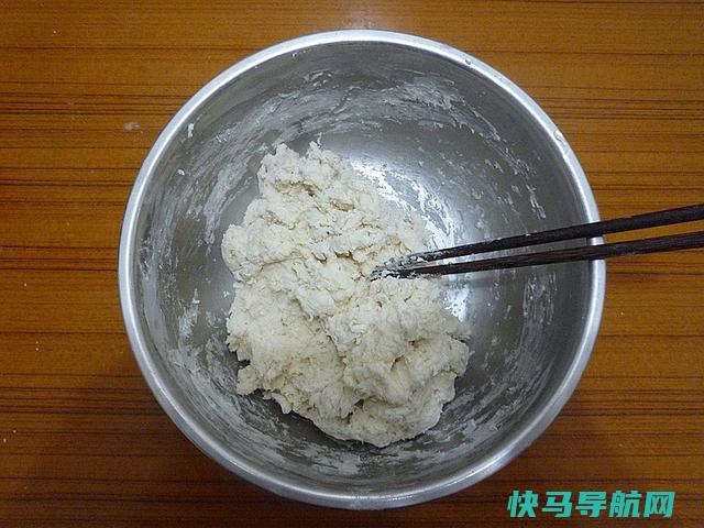 姥姥做的韭菜盒子，不油炸更健康，3分钟学会，再也不