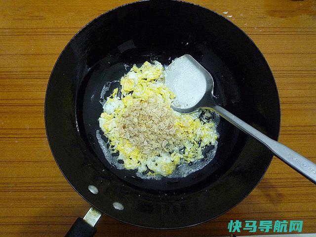 姥姥做的韭菜盒子，不油炸更健康，3分钟学会，再也不