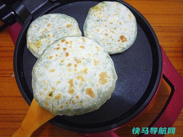 姥姥做的韭菜盒子，不油炸更健康，3分钟学会，再也不