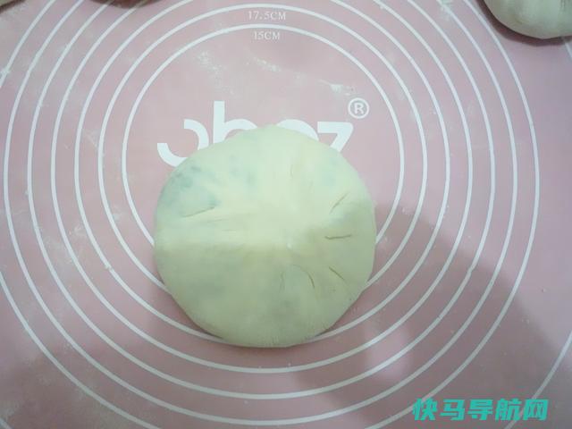 姥姥做的韭菜盒子，不油炸更健康，3分钟学会，再也不