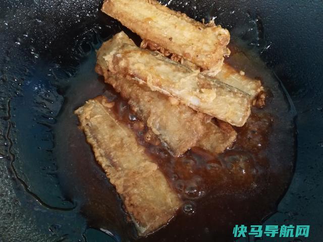 带鱼用这个方法做，不用油炸，轻松脱刺，更鲜，特别