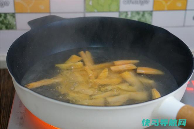 自从学会了米粉这做法，我家隔三差五就做，闺女点名