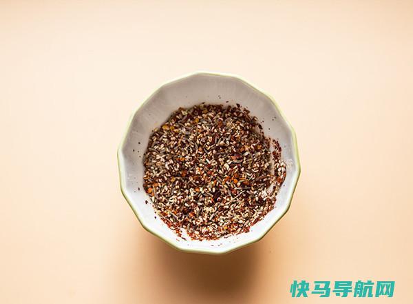 没想到鸡翅还能和它搭，美容养颜，促进骨骼发育，好吃