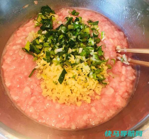 冬季饺子要用这馅，皮薄馅大特，儿子1次吃30个，