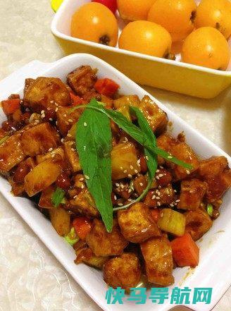 豆腐这么做，香辣过瘾，嫩滑弹牙，夏季最好的下饭菜，非它莫属！