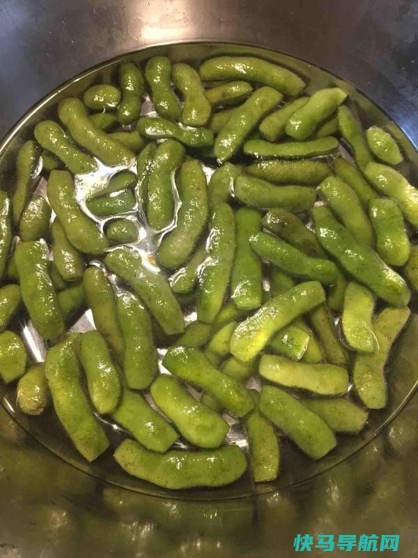 46年烧烤店老板拌毛豆时，这6味必不可少，缺一样都